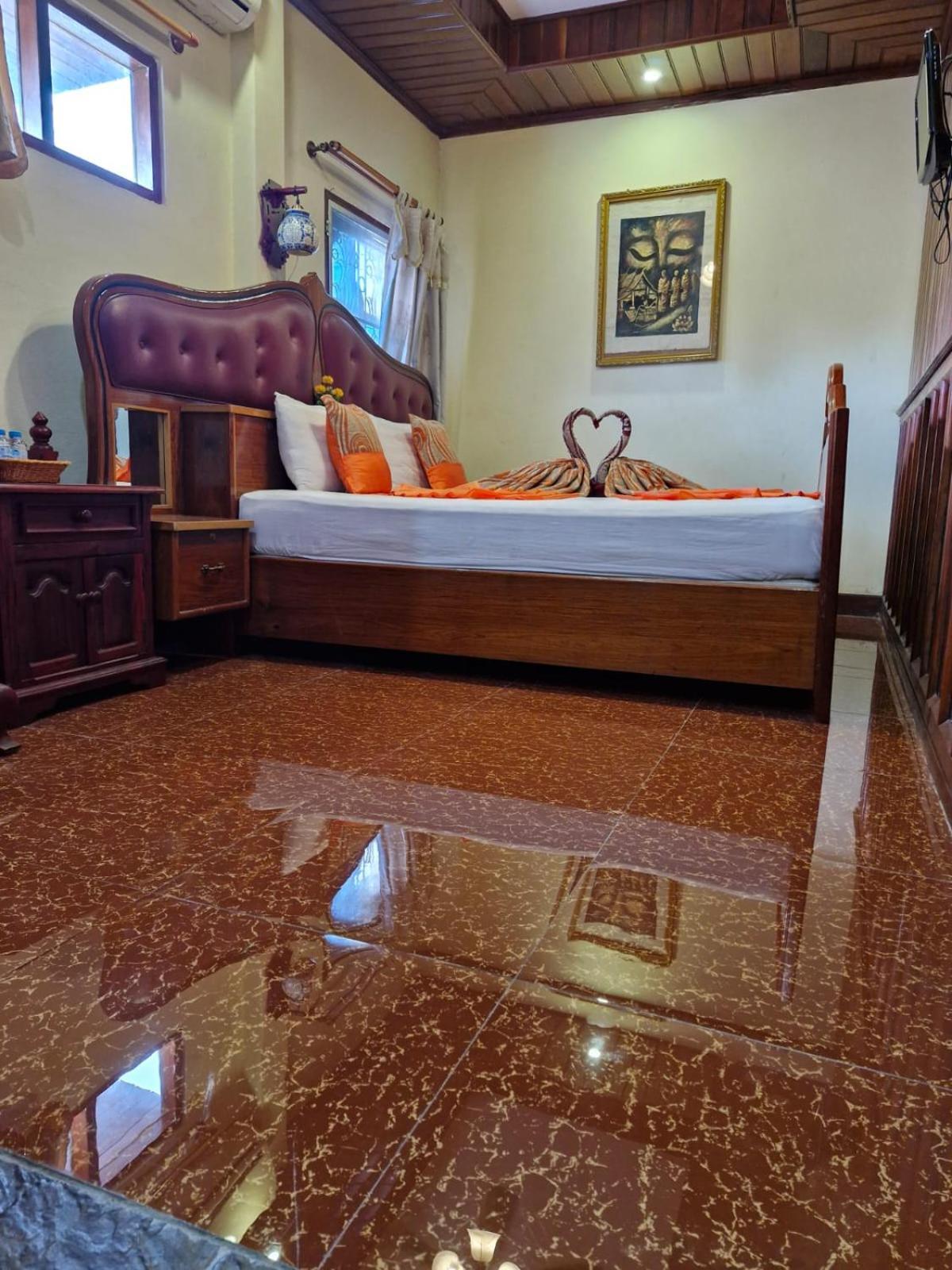 Hotel Sakura Wood House Luang Prabang Esterno foto
