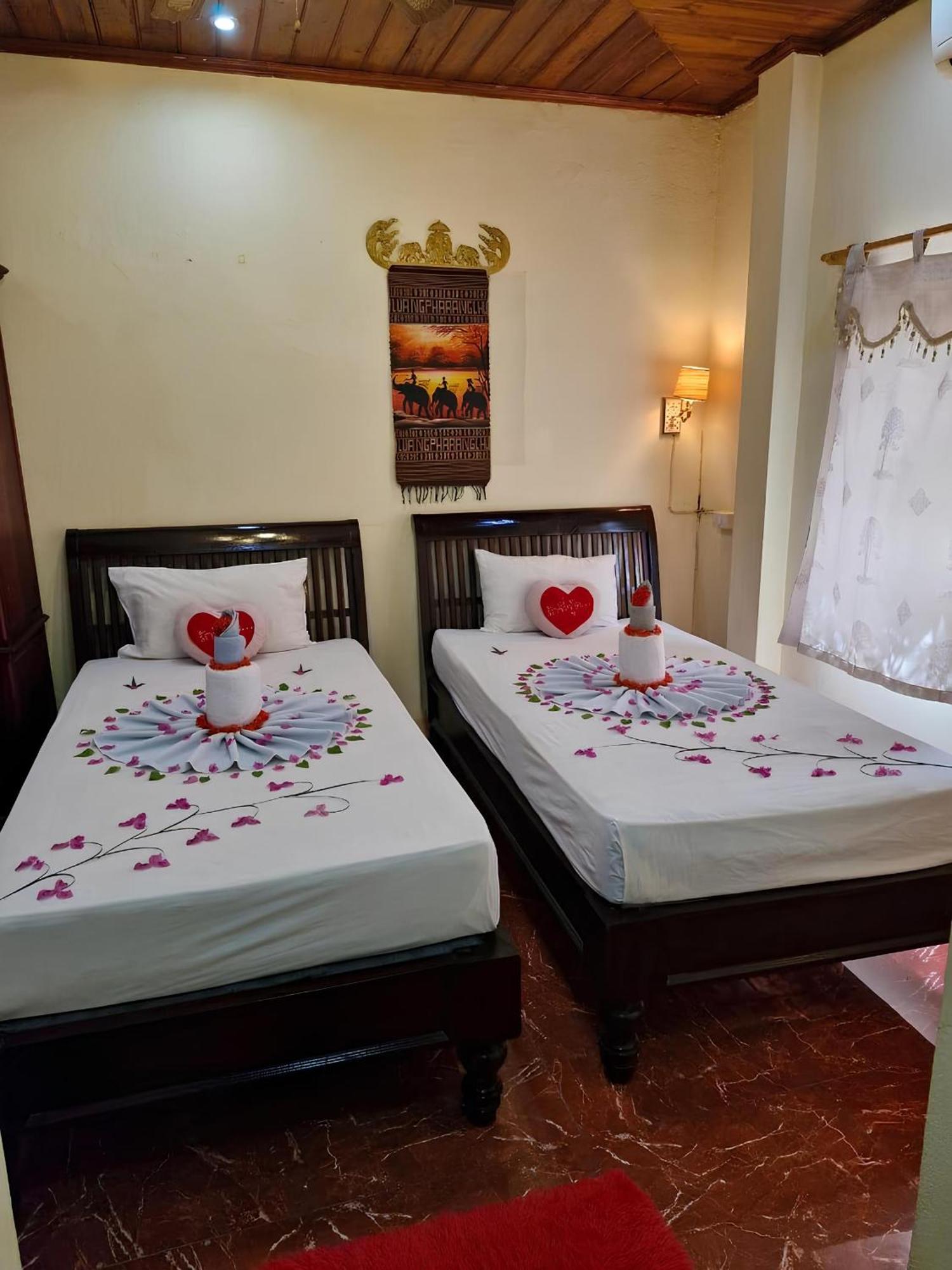 Hotel Sakura Wood House Luang Prabang Esterno foto