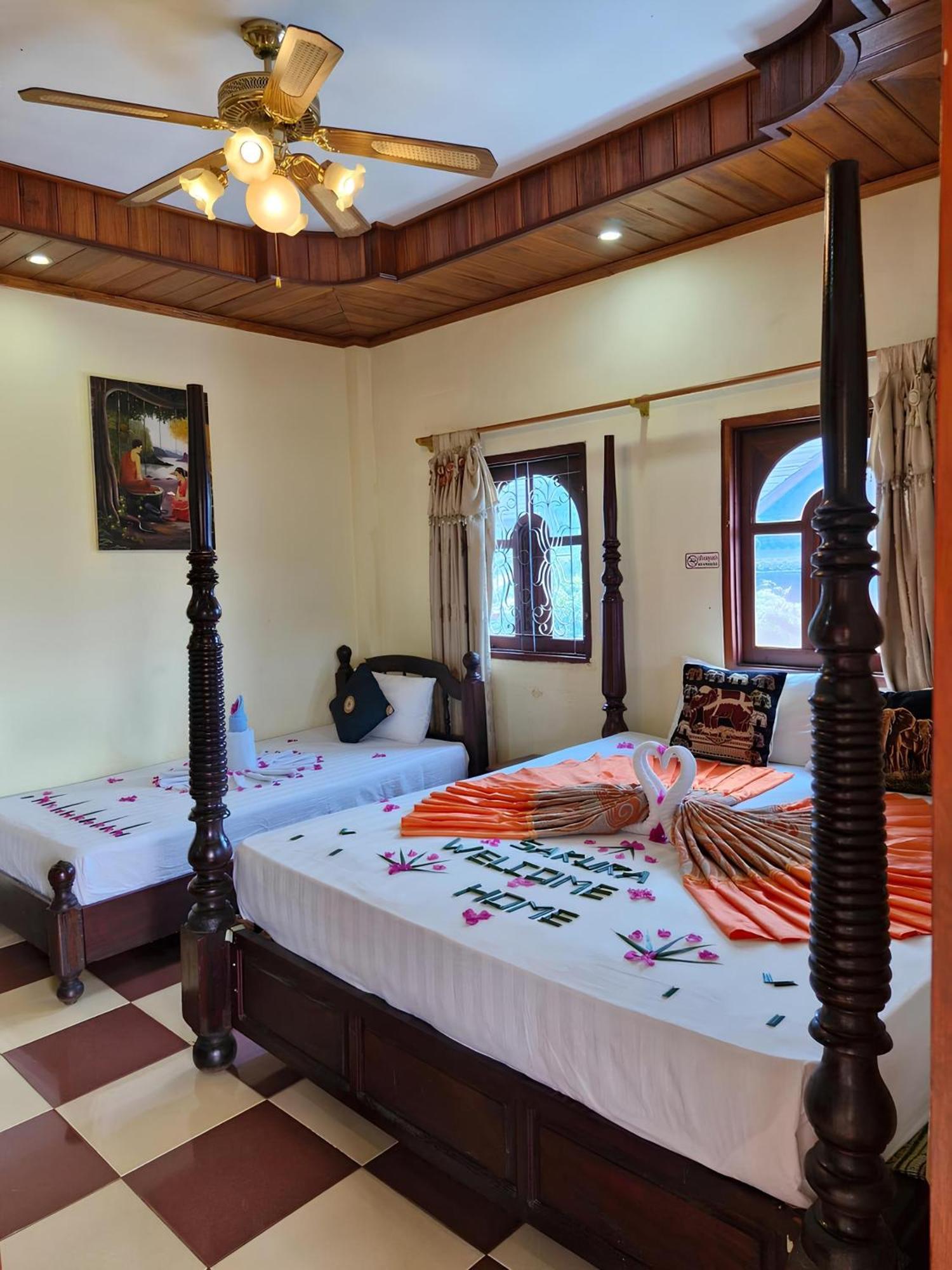 Hotel Sakura Wood House Luang Prabang Esterno foto