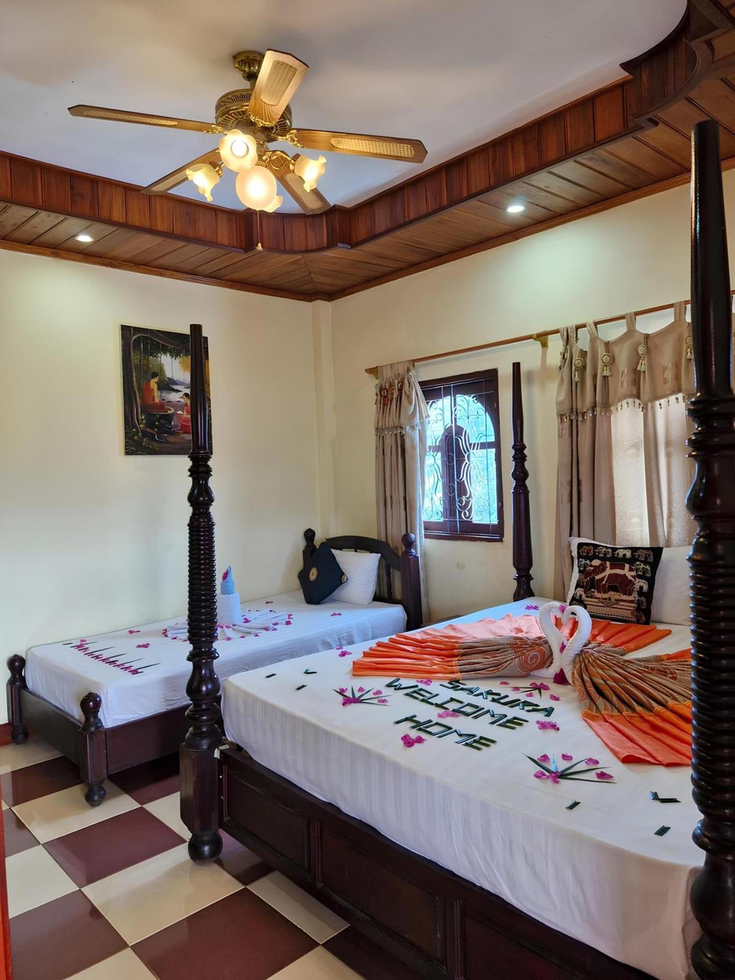 Hotel Sakura Wood House Luang Prabang Esterno foto